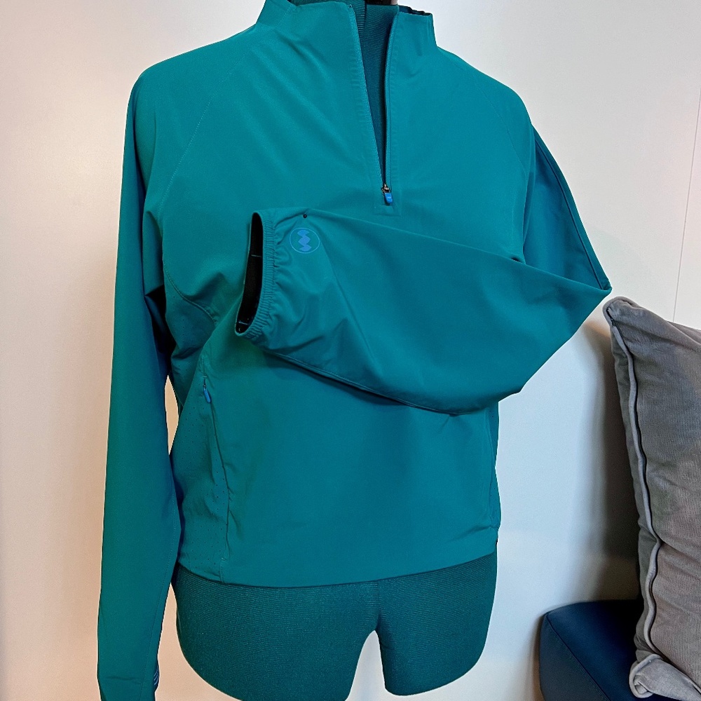 Janji runner's light jacket